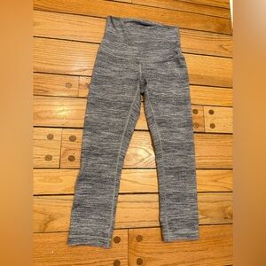 Lululemon Athetica Heather Gray Active Capri Leggings size 4